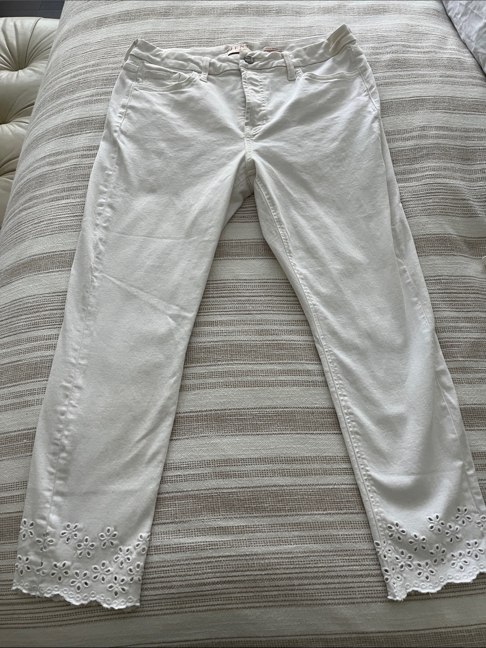 JEN7 by For All Mankind• Women's White Embroidered Ankle Skinny Jeans